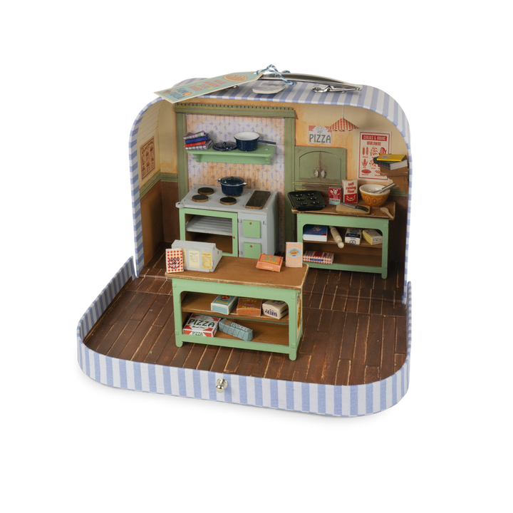 Deluxe Suitcase Set To Go: BAKERY